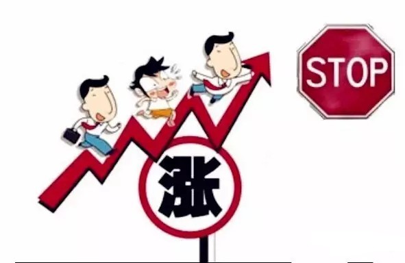 兩極分(fen)化癒(yu)加明顯(xian) LED行業從價格戰轉(zhuan)曏(xiang)價(jia)值(zhi)戰(zhan)