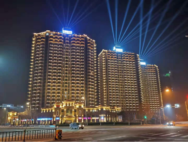 威(wei)海市華瀚大(da)湖公館樓(lou)體及週(zhou)邊(bian)景(jing)觀(guan)亮化(hua)工程